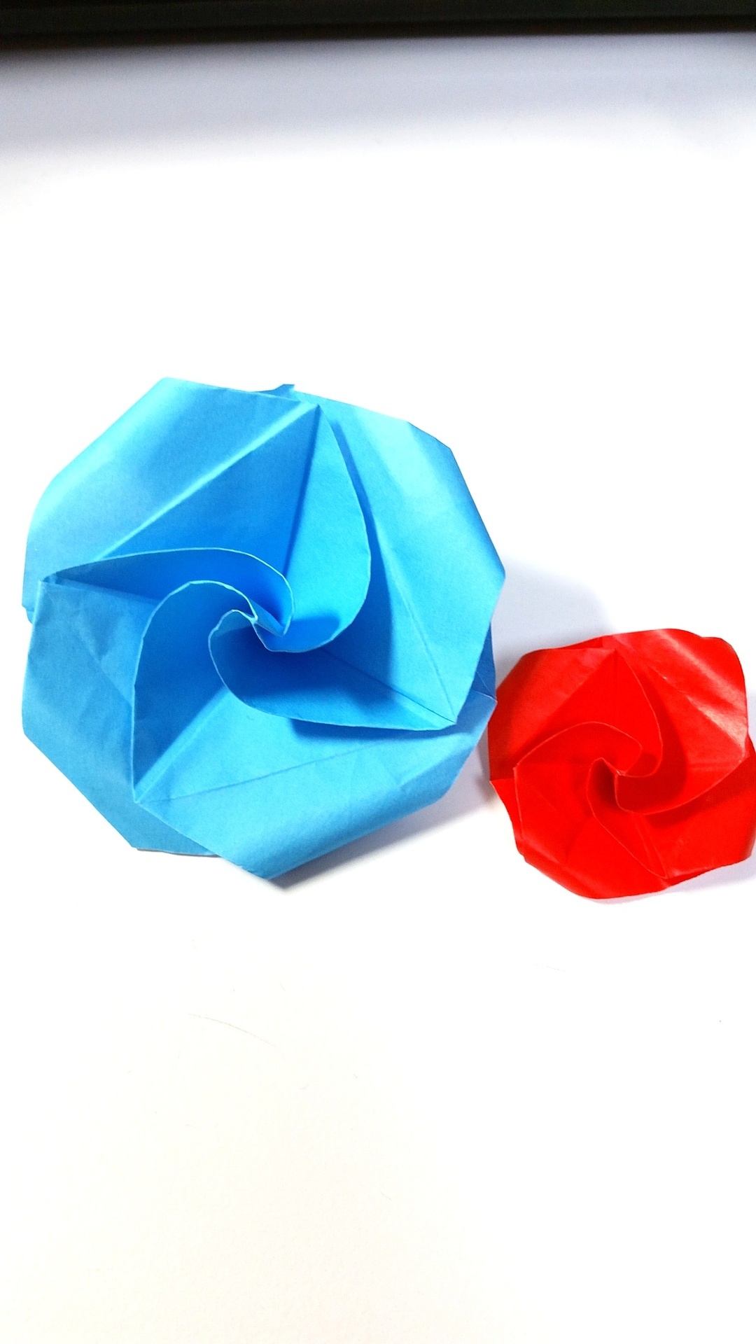 バラの作り方 簡単 難しいまとめ 折り紙 ペーパークラフト 立体 平面 ぽぴあコレクション